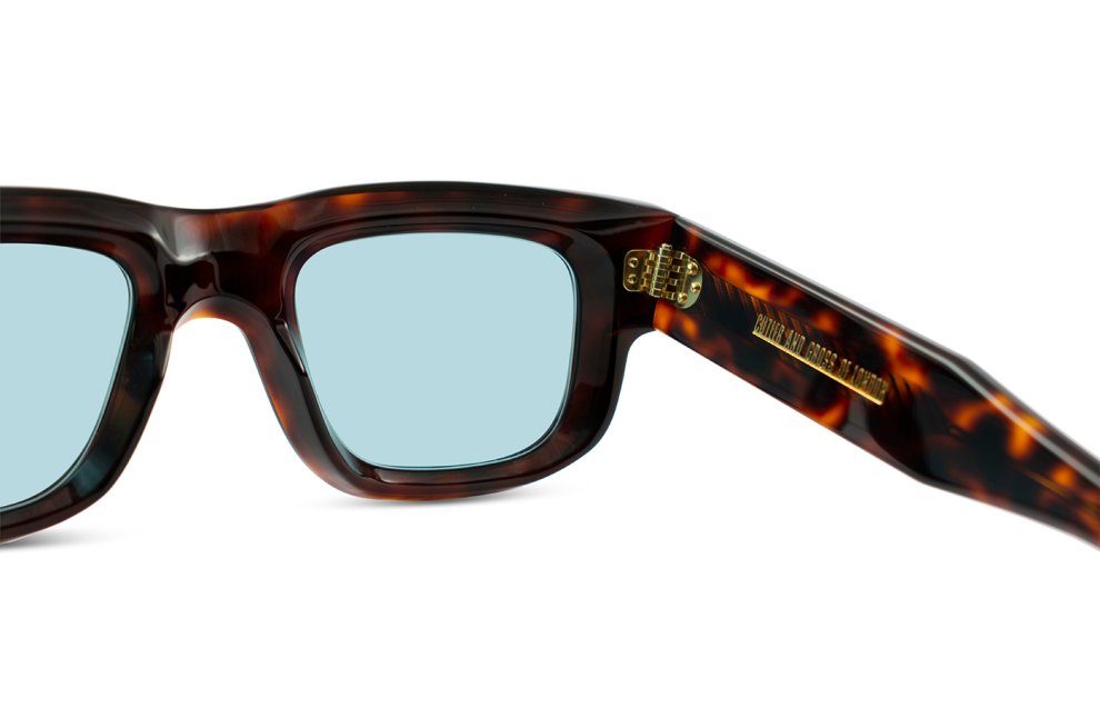 Cutler and Gross - 1402 - Dark turtle
